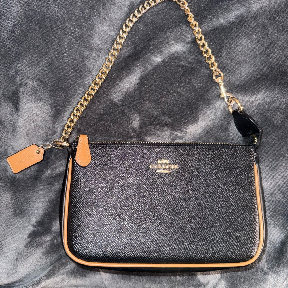 Coach Black & Tan Leather Wristlet Clutch with Gold Chain - Picture 3 of 7
